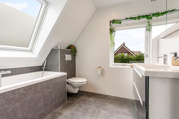 Medium property photo - Beukenhof 217, 8212 EK Lelystad