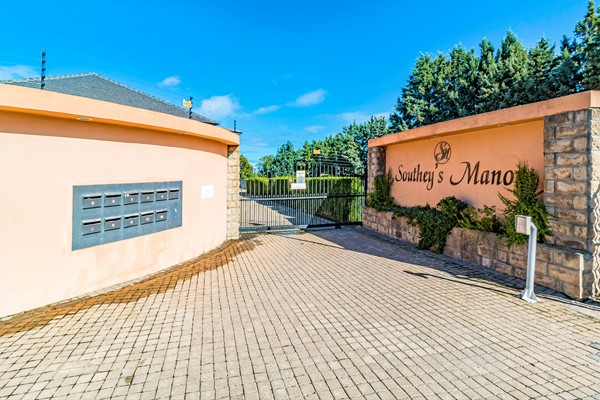 Medium property photo - Haarlem Street 5, 7130 Cape Town