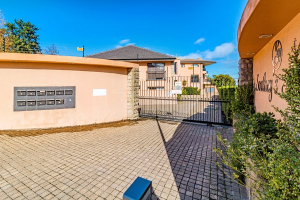 Medium property photo - Haarlem Street 5, 7130 Cape Town