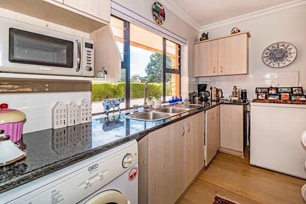 Medium property photo - Haarlem Street 5, 7130 Cape Town