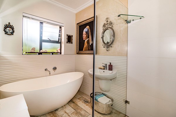 Medium property photo - Haarlem Street 5, 7130 Cape Town