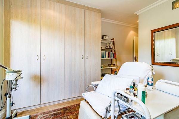 Medium property photo - Haarlem Street 5, 7130 Cape Town