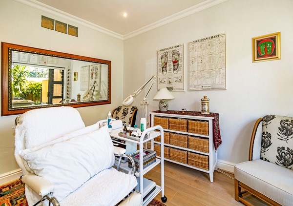 Medium property photo - Haarlem Street 5, 7130 Cape Town