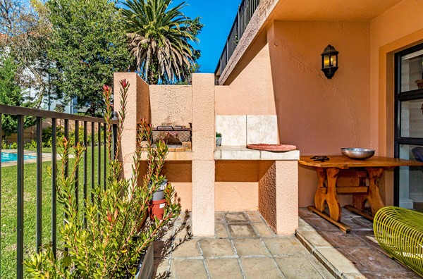 Medium property photo - Haarlem Street 5, 7130 Cape Town