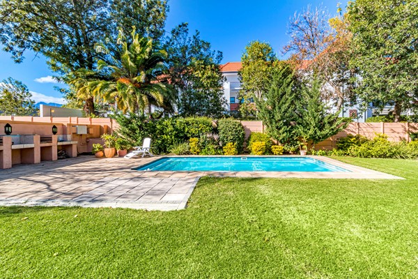 Medium property photo - Haarlem Street 5, 7130 Cape Town