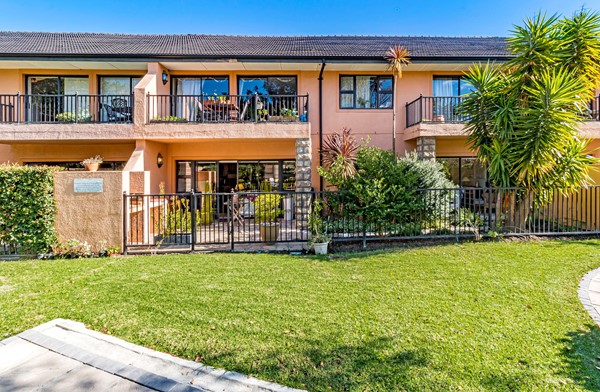 Medium property photo - Haarlem Street 5, 7130 Cape Town