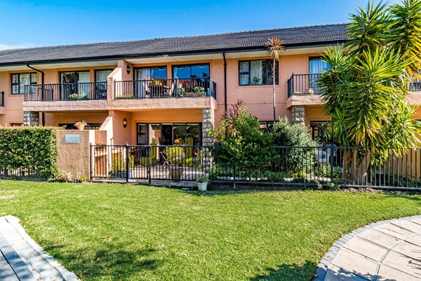 Medium property photo - Haarlem Street 5, 7130 Cape Town