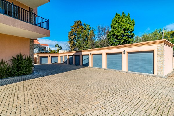 Medium property photo - Haarlem Street 5, 7130 Cape Town