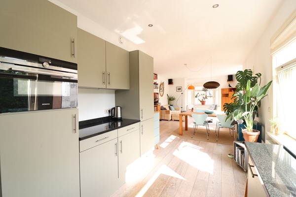 Medium property photo - De Kempenaerstraat 58-2, 1051 CR Amsterdam