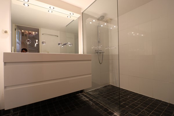Medium property photo - Karthuizersdwarsstraat 24, 1015 KP Amsterdam