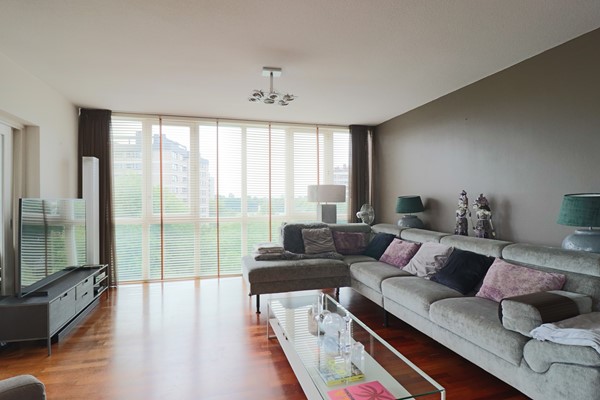 Medium property photo - Oeverpad, 1068 PM Amsterdam