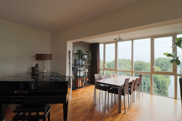 Medium property photo - Oeverpad, 1068 PM Amsterdam