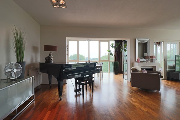 Medium property photo - Oeverpad, 1068 PM Amsterdam