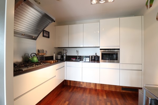Medium property photo - Oeverpad, 1068 PM Amsterdam