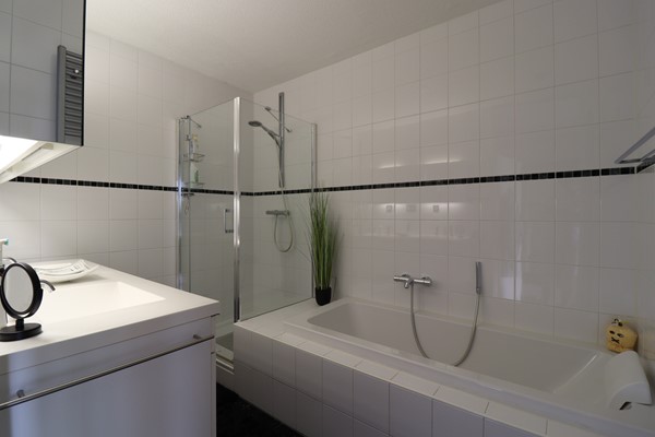 Medium property photo - Oeverpad, 1068 PM Amsterdam