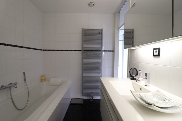 Medium property photo - Oeverpad, 1068 PM Amsterdam