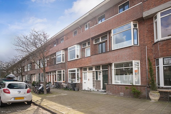 Verkocht: Ruime jaren '30 woning in Schiedam West met royale achtertuin en maar liefst vier balkons!