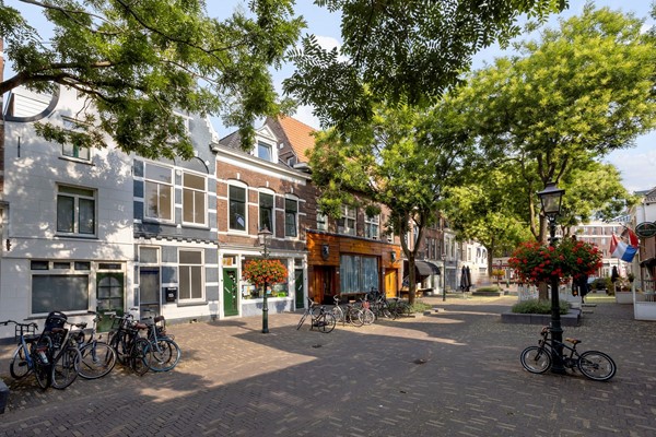 Verhuurd: Fijn en ruim dubbel bovenhuis in het centrum van Schiedam te huur!