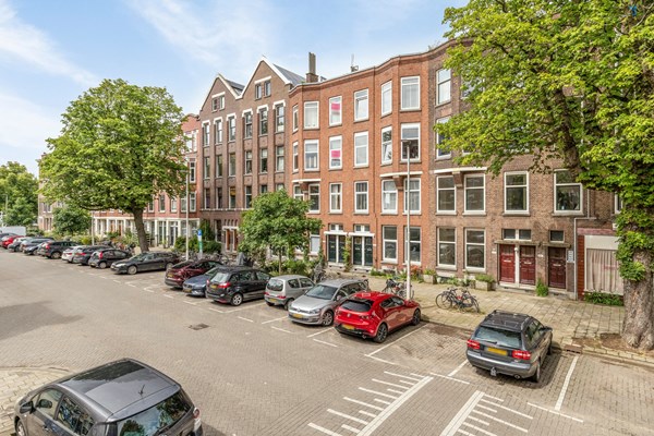 Verkocht: Statig ruim dubbel benedenhuis met label B in het Nieuwe Westen