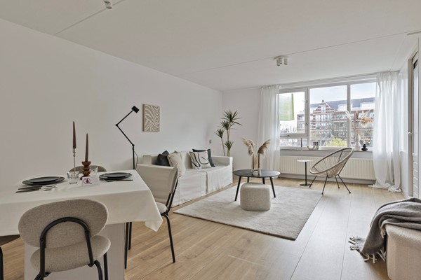 Te koop: Fijn licht 3 kamer startersappartement dichtbij het Kralingse Bos