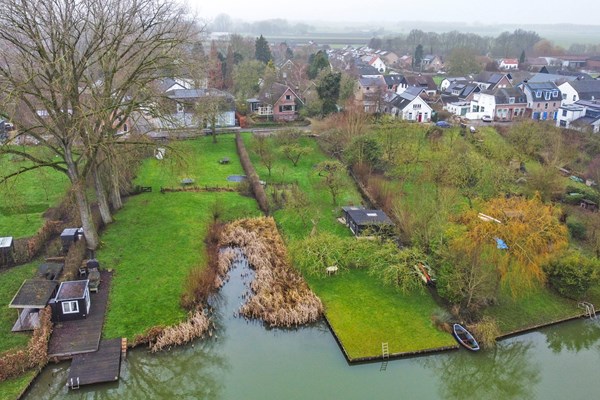 Verkocht: Wonen aan de rivier de Linge met fenomenaal uitzicht!