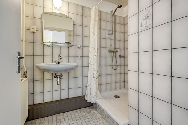 Medium property photo - Velperweg 48A 2, 6824 BL Arnhem