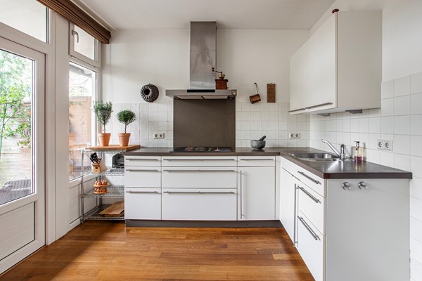 Medium property photo - De Savornin Lohmanlaan 2, 6823 BG Arnhem