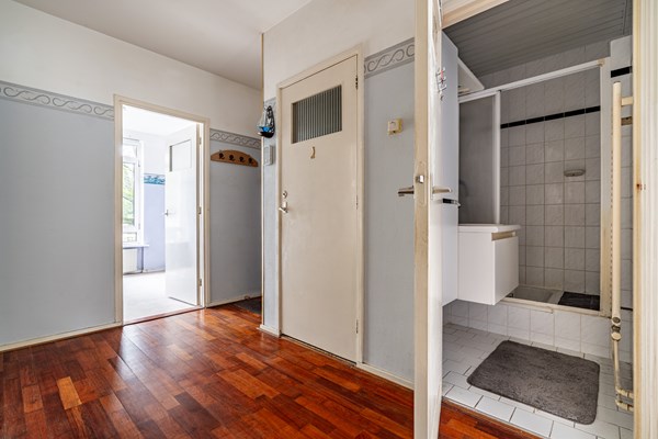 Medium property photo - Aart van der Leeuwkade 55, 2274 LA Voorburg