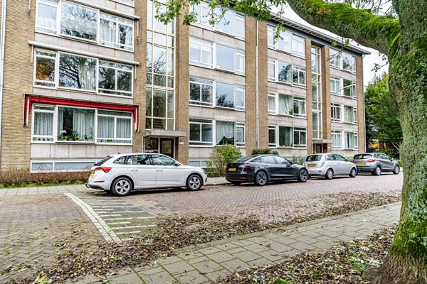 Medium property photo - Aart van der Leeuwkade 55, 2274 LA Voorburg