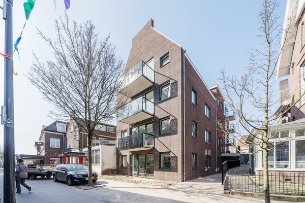 Onder optie: In verband met de grote interesse in dit appartement, is het niet meer mogelijk een bezichtiging in te plannen.
