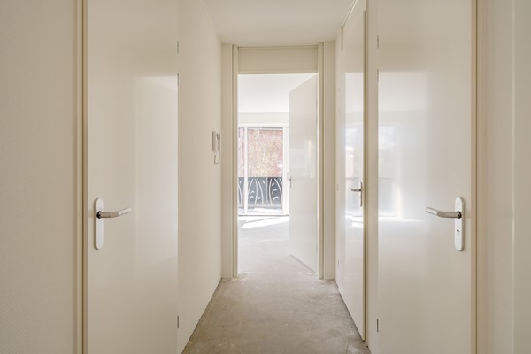 Onder optie: In verband met de grote interesse in dit appartement, is het niet meer mogelijk een bezichtiging in te plannen.
