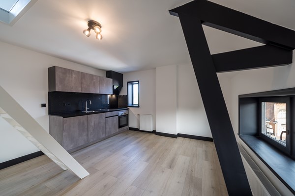 Onder optie: In verband met de overweldigende belangstelling in dit appartement, is het niet meer mogelijk een bezichtiging in te plannen.