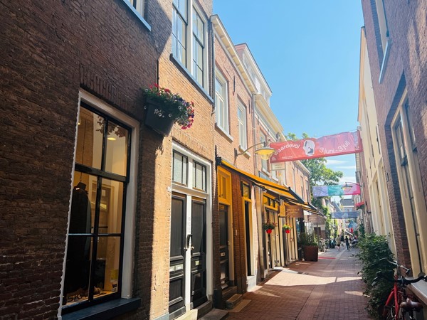 Onder optie: In verband met de overweldigende belangstelling in dit appartement, is het niet meer mogelijk een bezichtiging in te plannen.