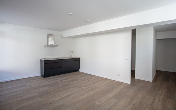 Onder optie: In verband met de overweldigende belangstelling in dit appartement, is het niet meer mogelijk een bezichtiging in te plannen.