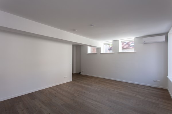 Onder optie: In verband met de overweldigende belangstelling in dit appartement, is het niet meer mogelijk een bezichtiging in te plannen.