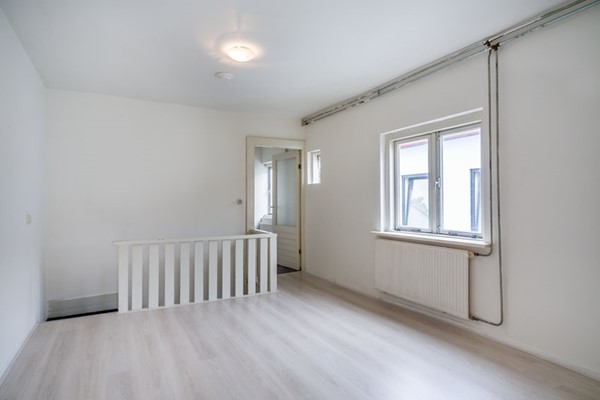 Onder optie: In verband met de overweldigende belangstelling in dit appartement, is het niet meer mogelijk een bezichtiging in te plannen. Het heeft daarmee geen zin meer om op deze woning te reageren. 