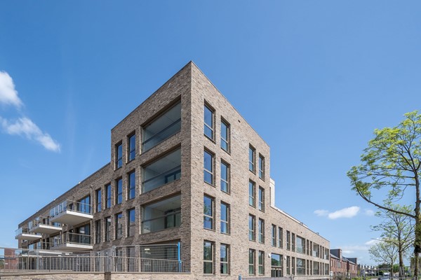 Onder optie: In verband met de overweldigende belangstelling in dit appartement, is het niet meer mogelijk een bezichtiging in te plannen. 