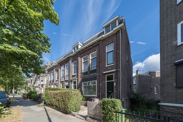Te huur: In verband met de overweldigende belangstelling in dit appartement, is het niet meer mogelijk een bezichtiging in te plannen.
