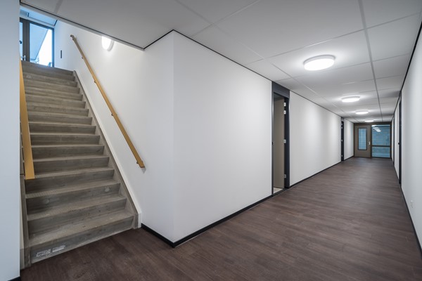 Onder optie: In verband met de grote interesse in dit appartement, is het niet meer mogelijk een bezichtiging in te plannen.
