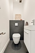 Toilet.jpg