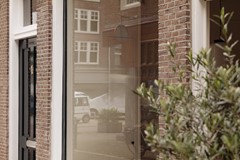 Onder bod: Eerste Lindendwarsstraat 1H, 1015LE Amsterdam