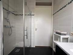 1st floor bathroom 1.jpg