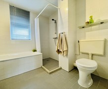 16 1e etage Gaasterland 54 badkamer[6].jpg