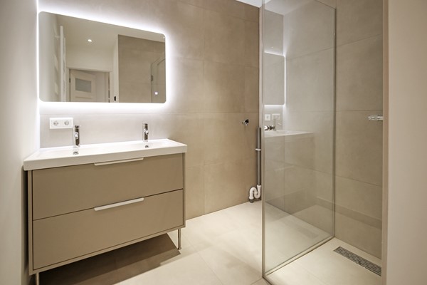 Medium property photo - Stadionkade 43H, 1077 VR Amsterdam