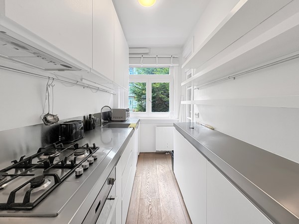 Medium property photo - Van Tuyll van Serooskerkenweg 73-1, 1076 JG Amsterdam