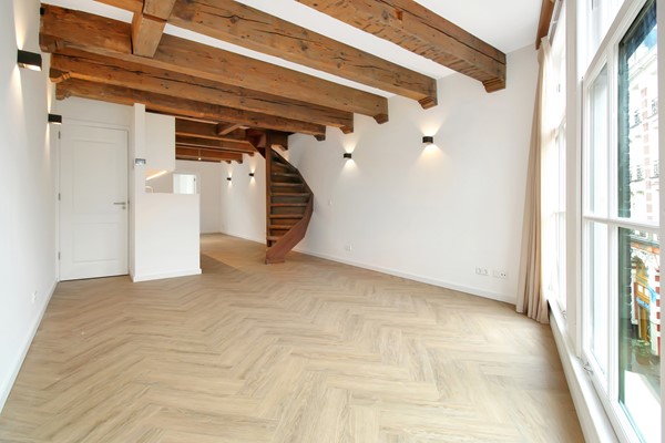 Medium property photo - Nieuwendijk 36-3, 1012 ML Amsterdam