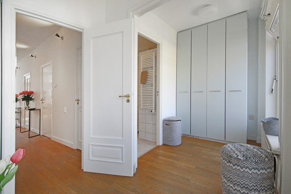 Medium property photo - Van Eeghenstraat 20-2, 1071 GG Amsterdam