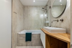 Under option: Boeroestraat 92, 1095 WB Amsterdam