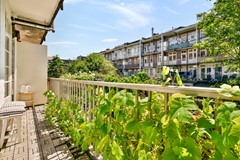 Sold subject to conditions: Hillegomstraat 21-1, 1058 LP Amsterdam