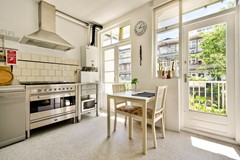Sold subject to conditions: Hillegomstraat 21-1, 1058 LP Amsterdam